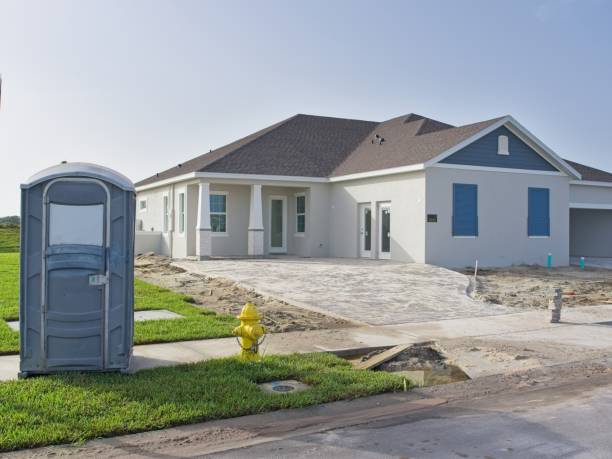 Portable bathroom rental in Bowling Green, FL