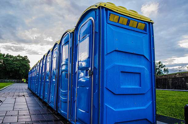 Portable Toilet Options We Offer in Bowling Green, FL